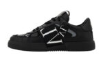 Sneakers stringate a punta tonda nere